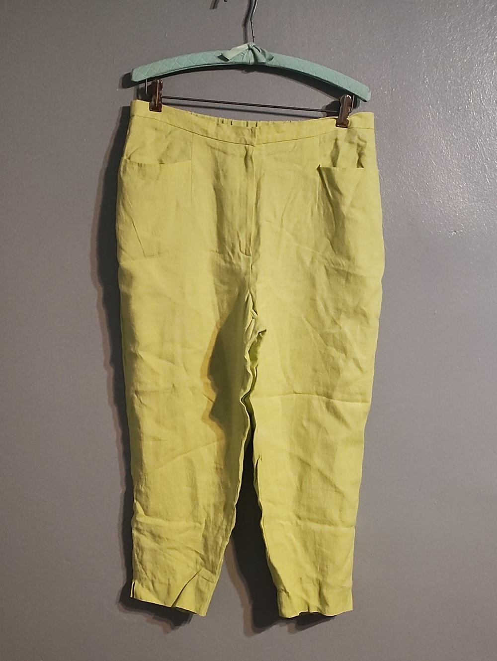 Talbot's Woman Petites Light Green Vintage 100 % Irish Linen Cropped Pants